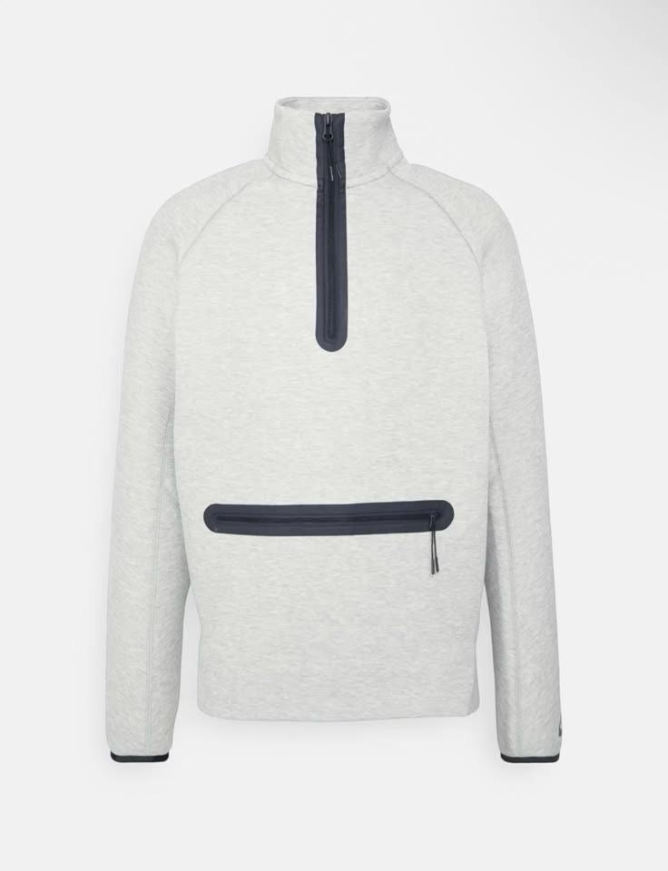 Haut Nike tech